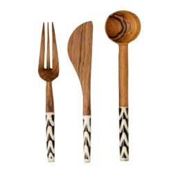 Olive wood cutlery set with etched bone handle